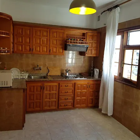 Fantastic House With Mountain And Ocean Views &wifi